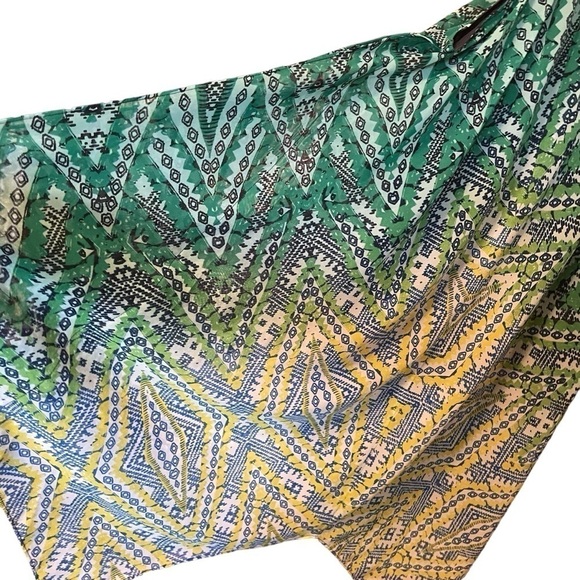 MSK Geometric patterned Handkerchief dress Size Medium- Ombré Effect - Picture 3 of 9